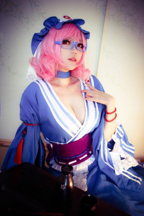 SaigyoujiYuyuko-Cosplay-Megane-4-468x702.jpg