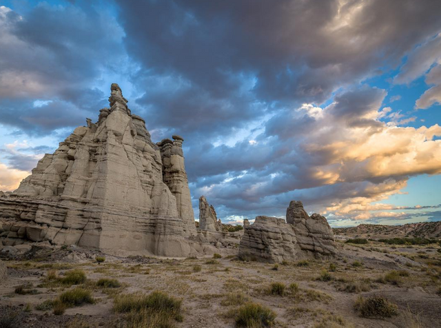 Plaza Blanca in northern New Mexico.png