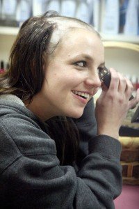 britney-spears-shaves-her-head-200x300.jpg