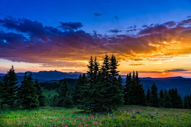 Colorado-Sunset-Adventure_Photo-iStock-1024x683.jpg