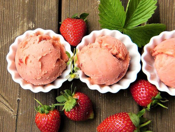 strawberry-ice-cream-2239377_960_720.jpg