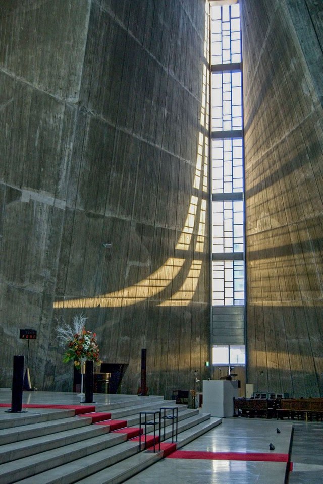 cathedral-tokio-inside1.jpg