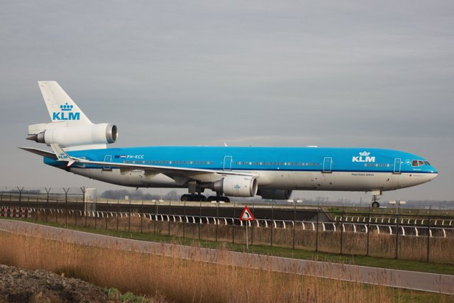 PH-KCC KLM -MD11 (2).JPG