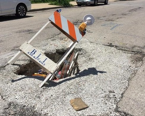 Chicago Pothole.jpg