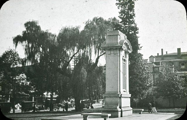 battle of Gtn Monument - Bullock ca 1913 lcp.jpg