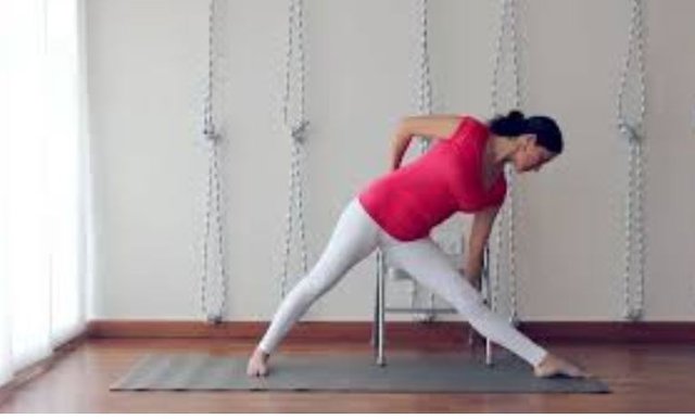 uttita trikonasana.JPG