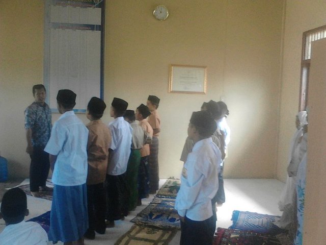 rutinitas shalat dhuha dan dhuhur.jpg