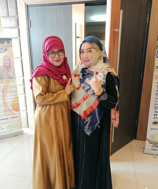 Bersama Mom EmSur.jpg