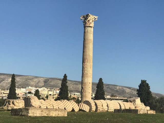 Temple of Jupiter fallen column, Athens.jpg