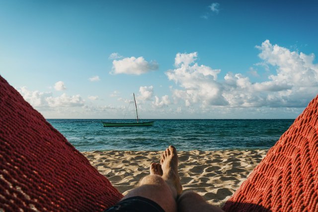 Corn_Island_hammock.jpg