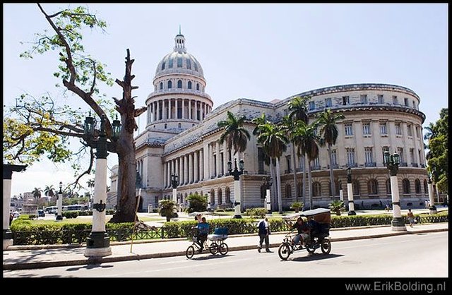 D2X_7561_Capitolio_Havanna.jpg