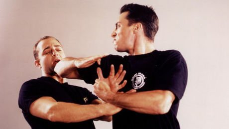 mit-krav-maga-zum-sieg-im-strassenkampf_4000_w460.jpg