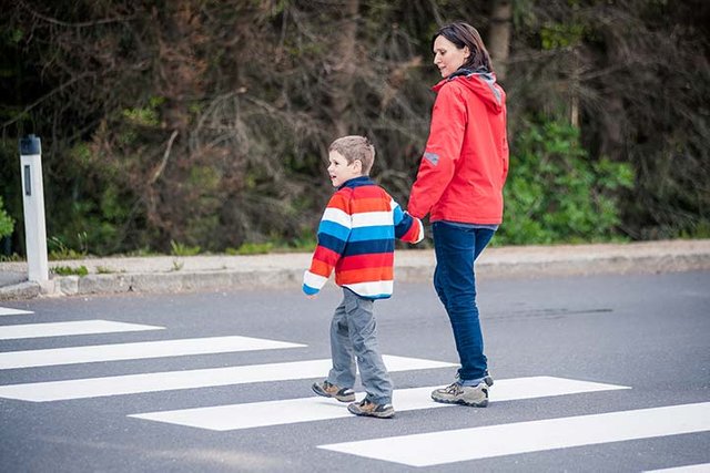 Pedestrian-Safety-Tips-for-Parents.jpg