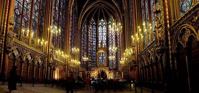 Paris-La-Sainte-Chapelle-02.jpg