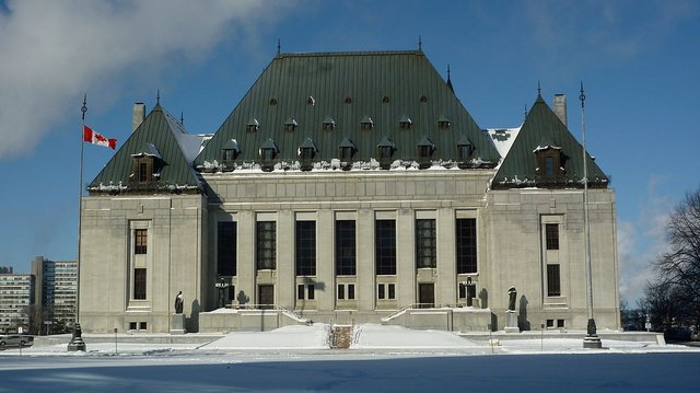 Supreme_Court_of_Canada_Building_-_Winter2012.JPG