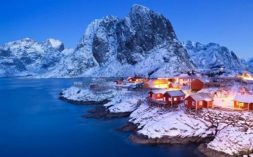 fisherman-cabin-hamnoy-lofoten-islands-norway-NORWAY0320.jpg