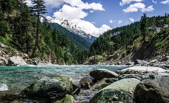 1200px-River_Swat_Pakistan_3.jpg