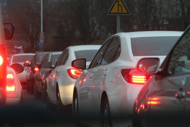 traffic-jam-688566_1920.jpg