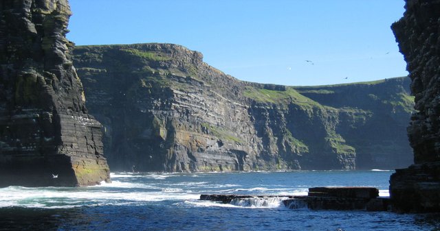 A-view-of-the-Cliffs-of-Moher-from-a-cruise.jpg