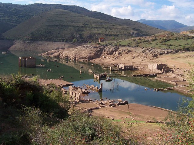 Ruinas_del_antiguo_Mansilla.jpg