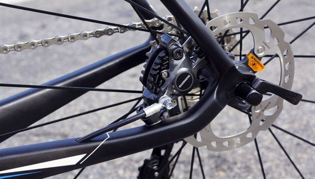 road_bike_disc_brakes_1.jpg