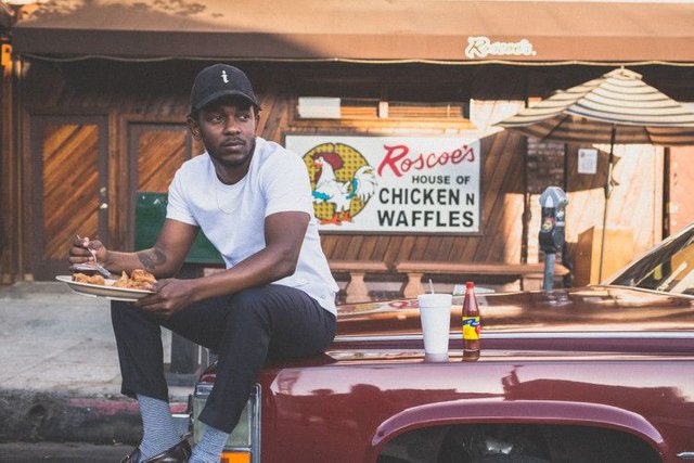 Kendrick-Lamar-Outside-Roscoes-3-750x500.jpg