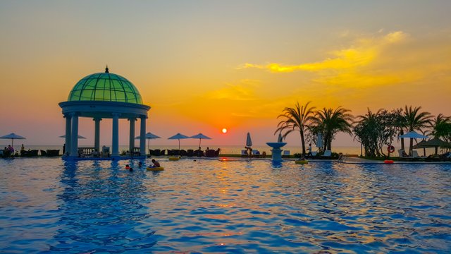 Vinpearl Phu Quoc sunset 2.jpg