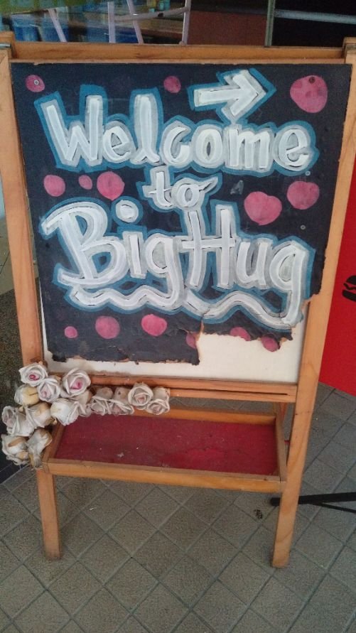 Big hug signboard.jpg