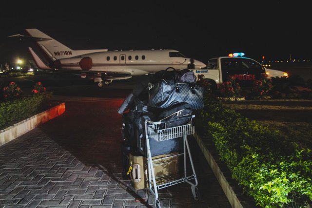 Boarding-the-Private-Jet-in-Haiti_7426.jpg