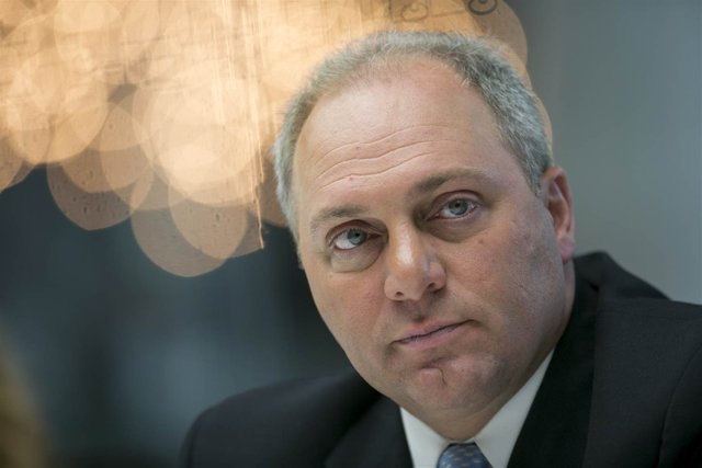 170617-steve-scalise-ew-734p_f2d9af59e639afeaf554ac526b9fe48e.nbcnews-ux-2880-1000.jpg