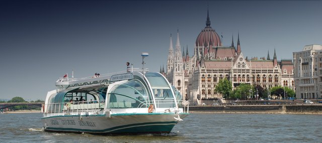 Duna-Bella-Cruise-Boat-Budapest-Danube.jpg