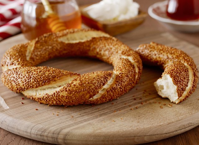 10-Of-The-Best-Street-Foods-Across-The-World-4.-Turkey-Simit-Bread.jpg