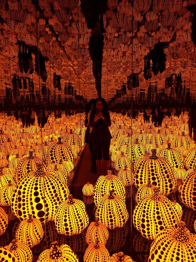 yayoi-kusama-pumpkins-dma-girlinchief.jpg