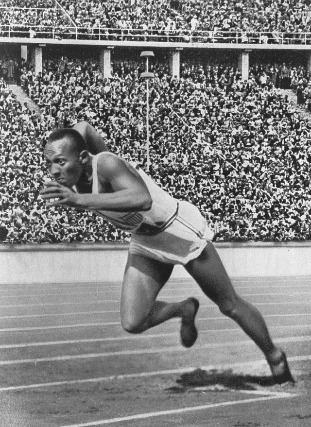 1200px-Jesse_Owens3.jpg