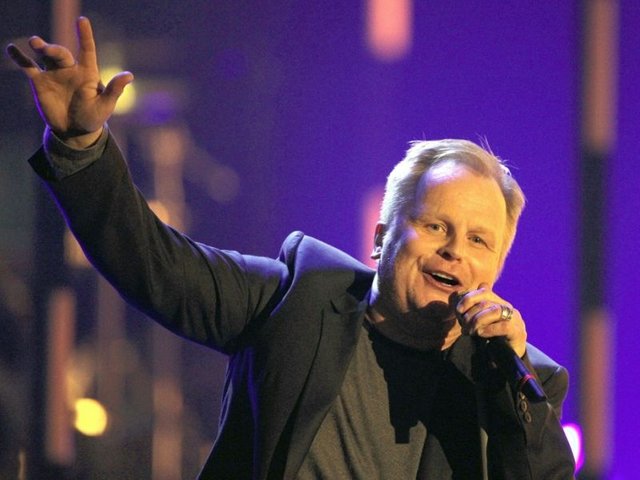 herbert-groenemeyer-performance-wetten-dass-buehne-jahr_856175444_800x600_b6d06c01bbf4dc10ad4ea8ea97d097ab.jpg