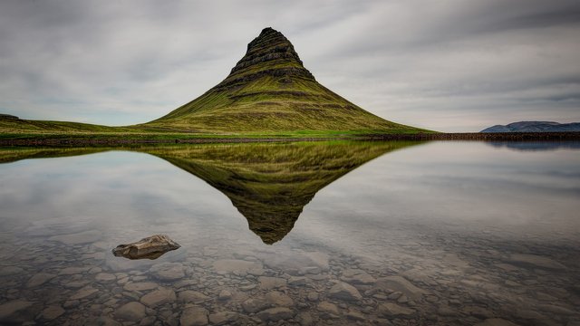 Kirkjufell, Iceland 1920x1080.jpg