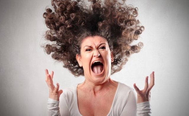 WOMAN-hair-raising-freakout-660x405.jpg