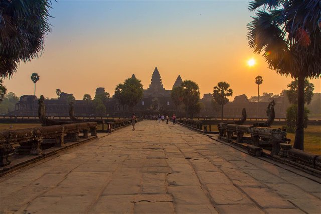 angkor-wat-entrance-sunrise.jpg