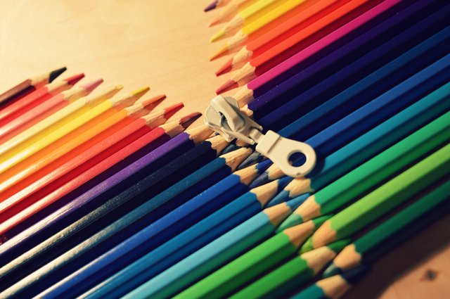 crayons-627895_1280.jpg