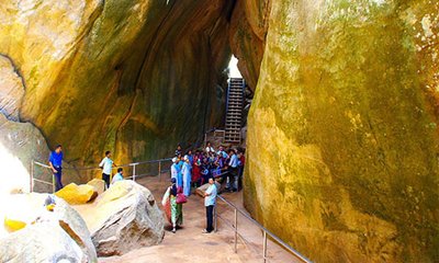 edakkal-caves 2.jpg