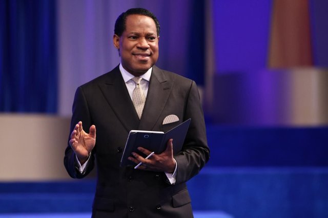 Pastor-Chris-Oyakhilome-Rhapsody-Of-Realities-2017-1.jpg