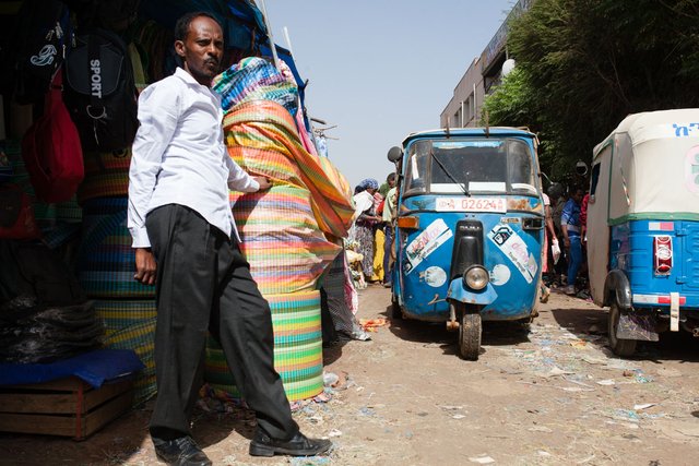 Ethiopia_Bahardar_market_walk_Victor_Bezrukov_2015-1.jpg