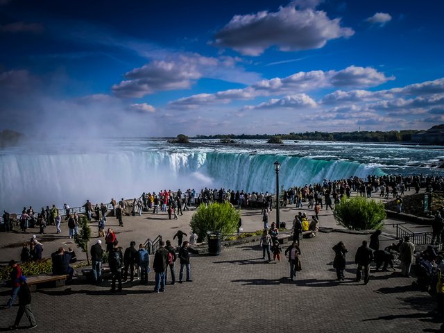 10_30_05_Niagara_Falls_-_Canadian_Side__06.jpg