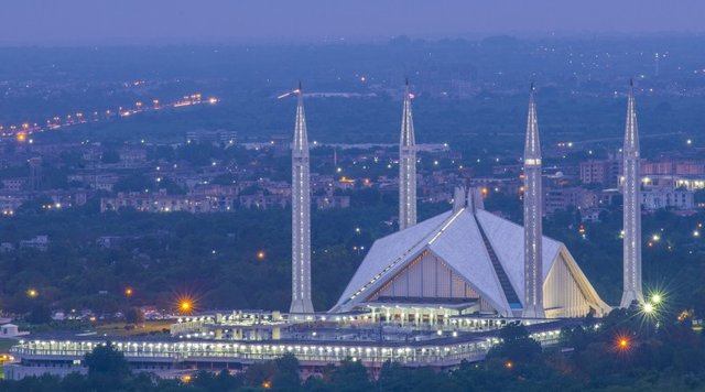 Shah-Faisal-Masjid-Mosque-800x445.jpg