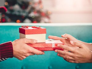 gift3-thinkstock.jpg