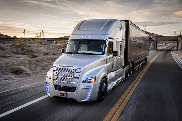 Freightliner-Inspiration-Truck-Driver-Side-Long-View.jpg