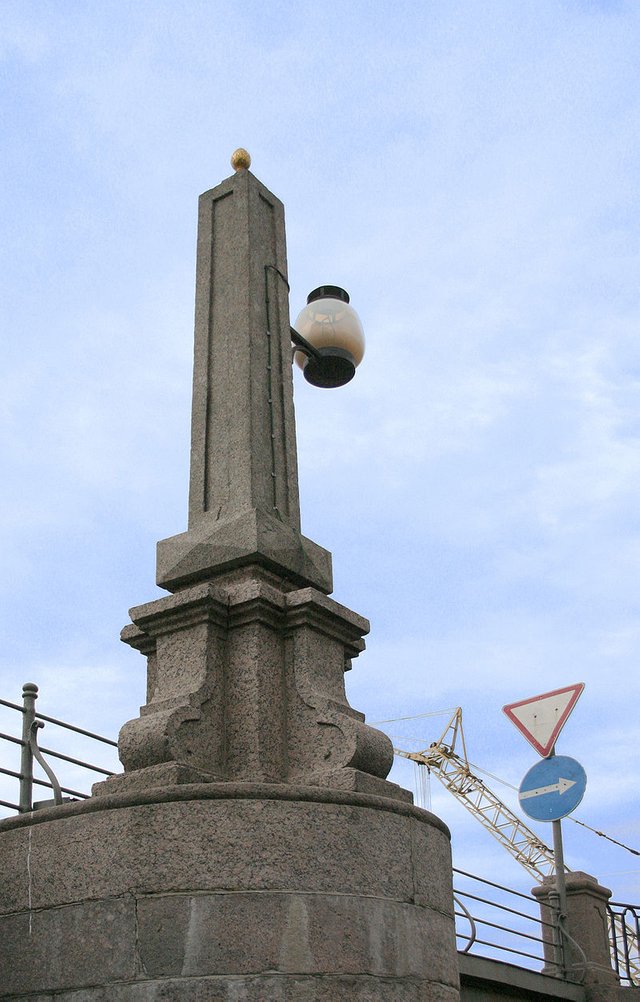 800px-Pikalov_bridge_part_(Saint_Petersburg).jpg