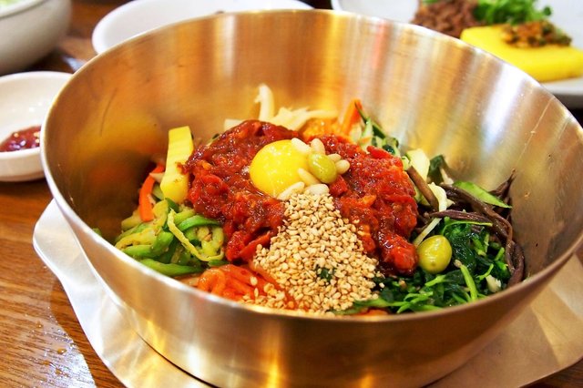 raw beef bibimbap.jpg