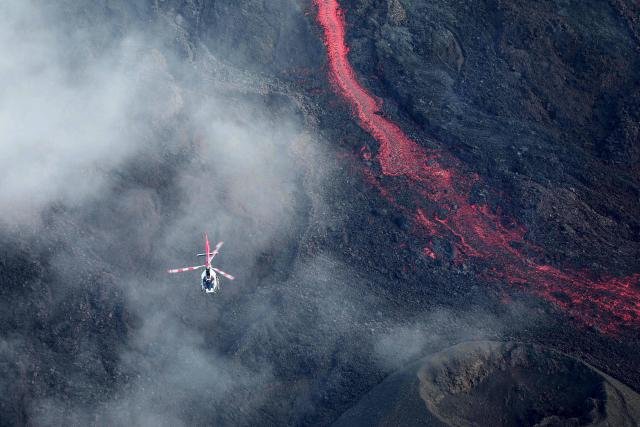 en-images-l-eruption-impressionnante-du-piton-de-la-fournaise_0.jpg