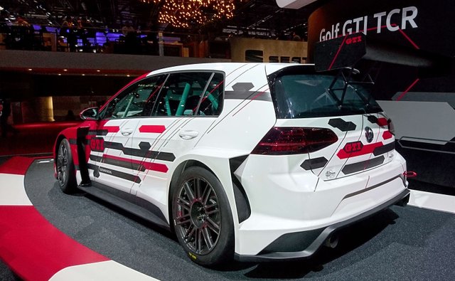 VW Golf TCR 02x.jpg